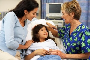 Nurse_Family_Bedside_compressed