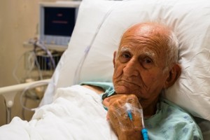 Hospitalized Elder man_ThinkstockPhotos-179229580